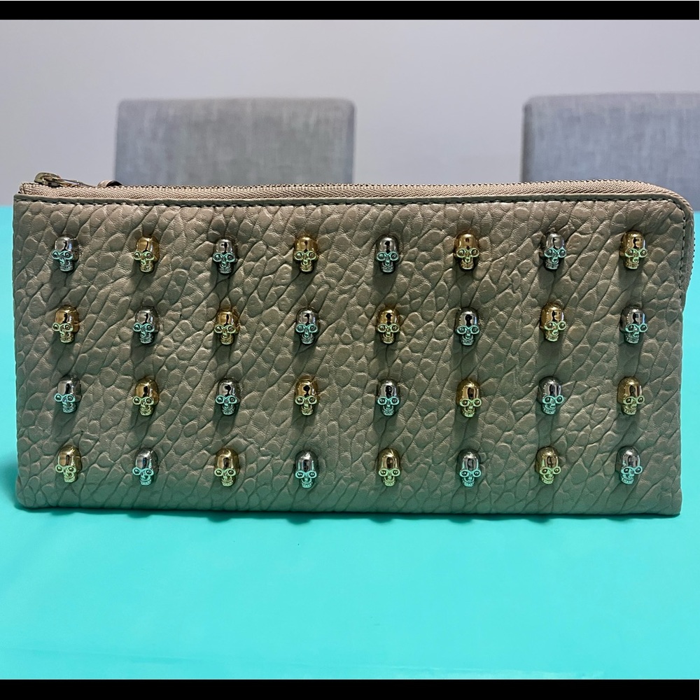 Punchcase Taylor Skull by Leslie Hsu Pouch NWOT